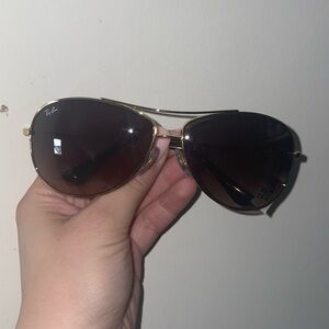 RAY BAN SUNGLASSES WITH CASE